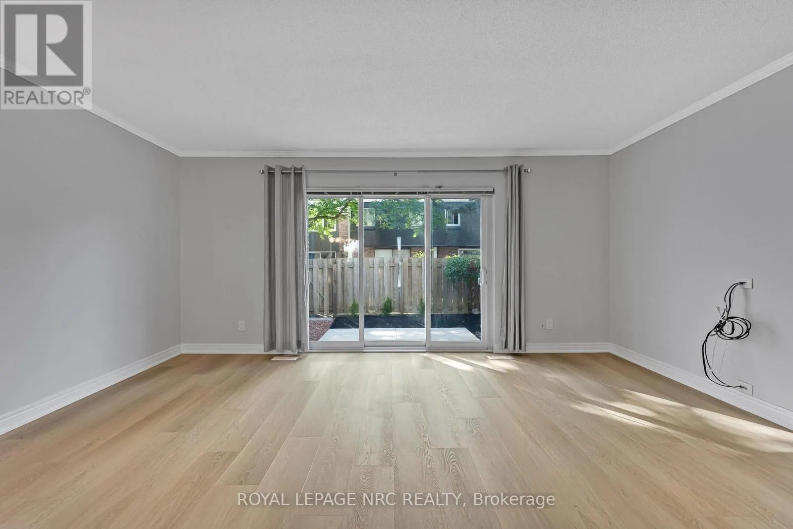 112 - 77 LINWELL ROAD, #112