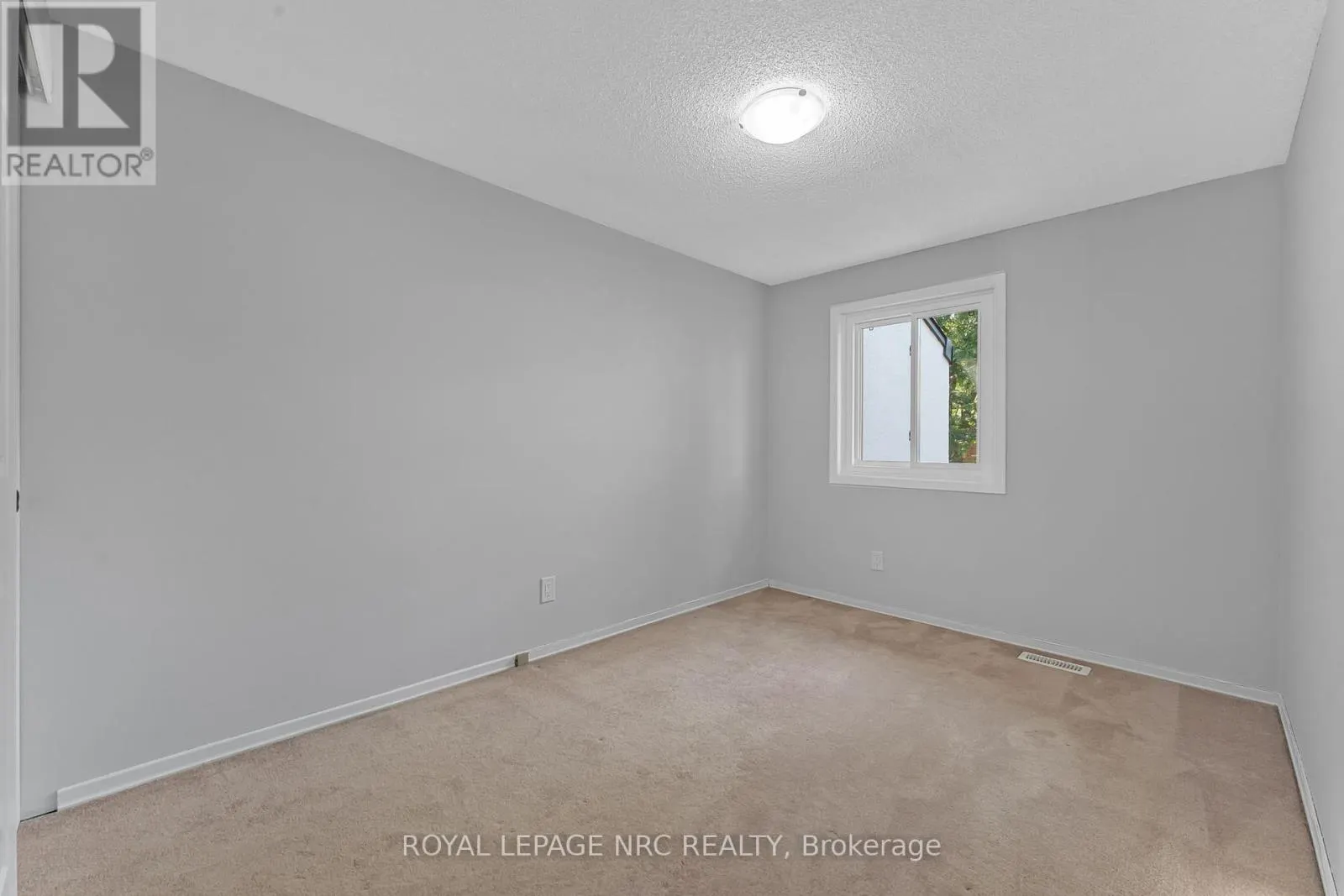 112 - 77 LINWELL ROAD, #112
