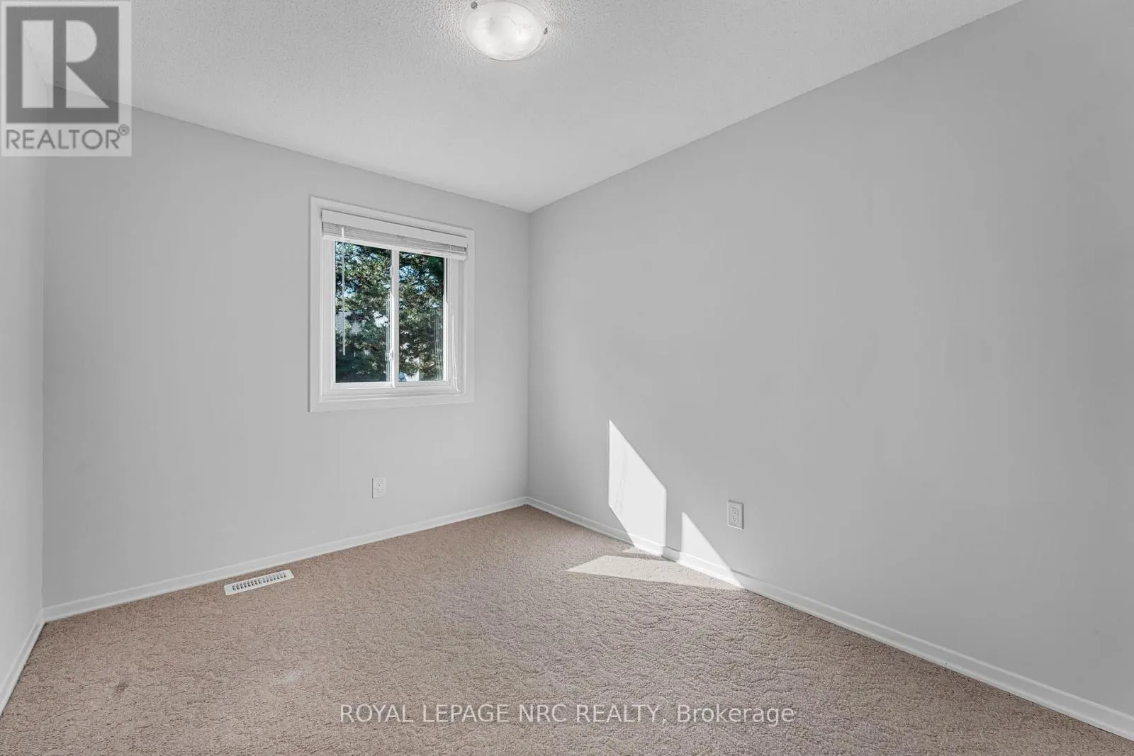 112 - 77 LINWELL ROAD, #112