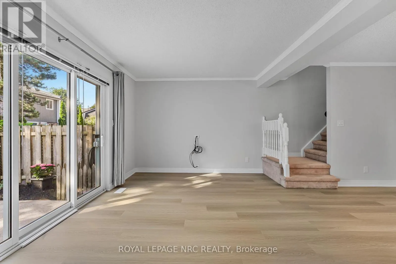 112 - 77 LINWELL ROAD, #112