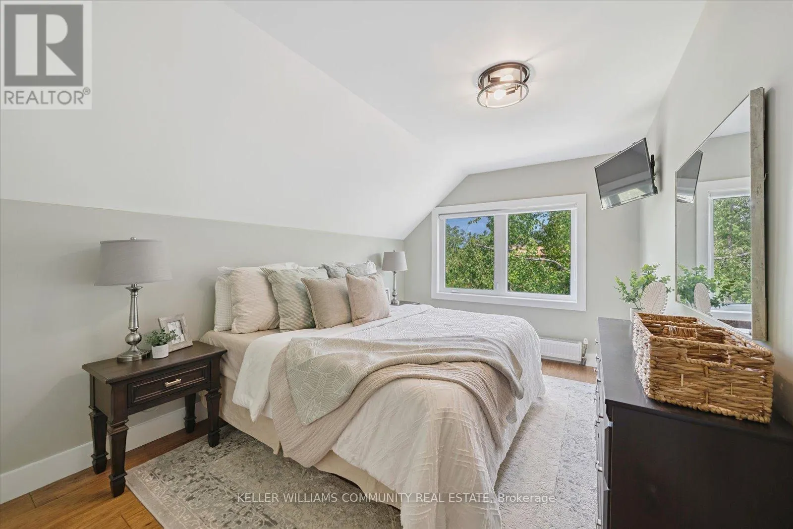 33 LAPLANTES ROAD