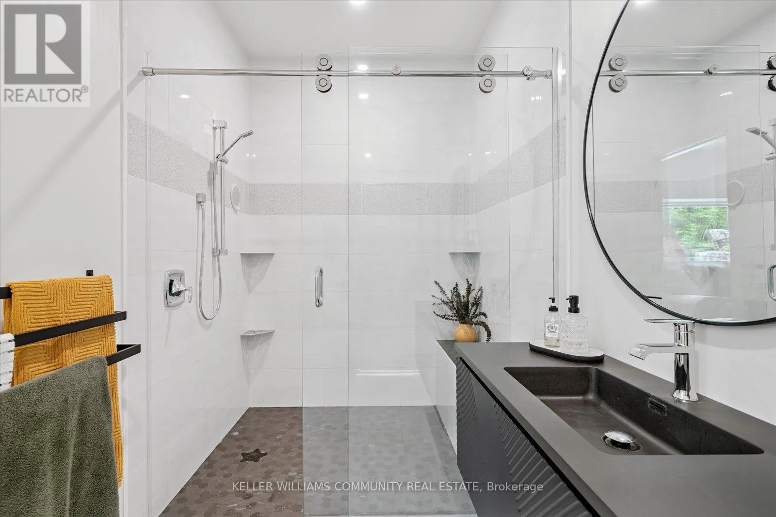 33 LAPLANTES ROAD