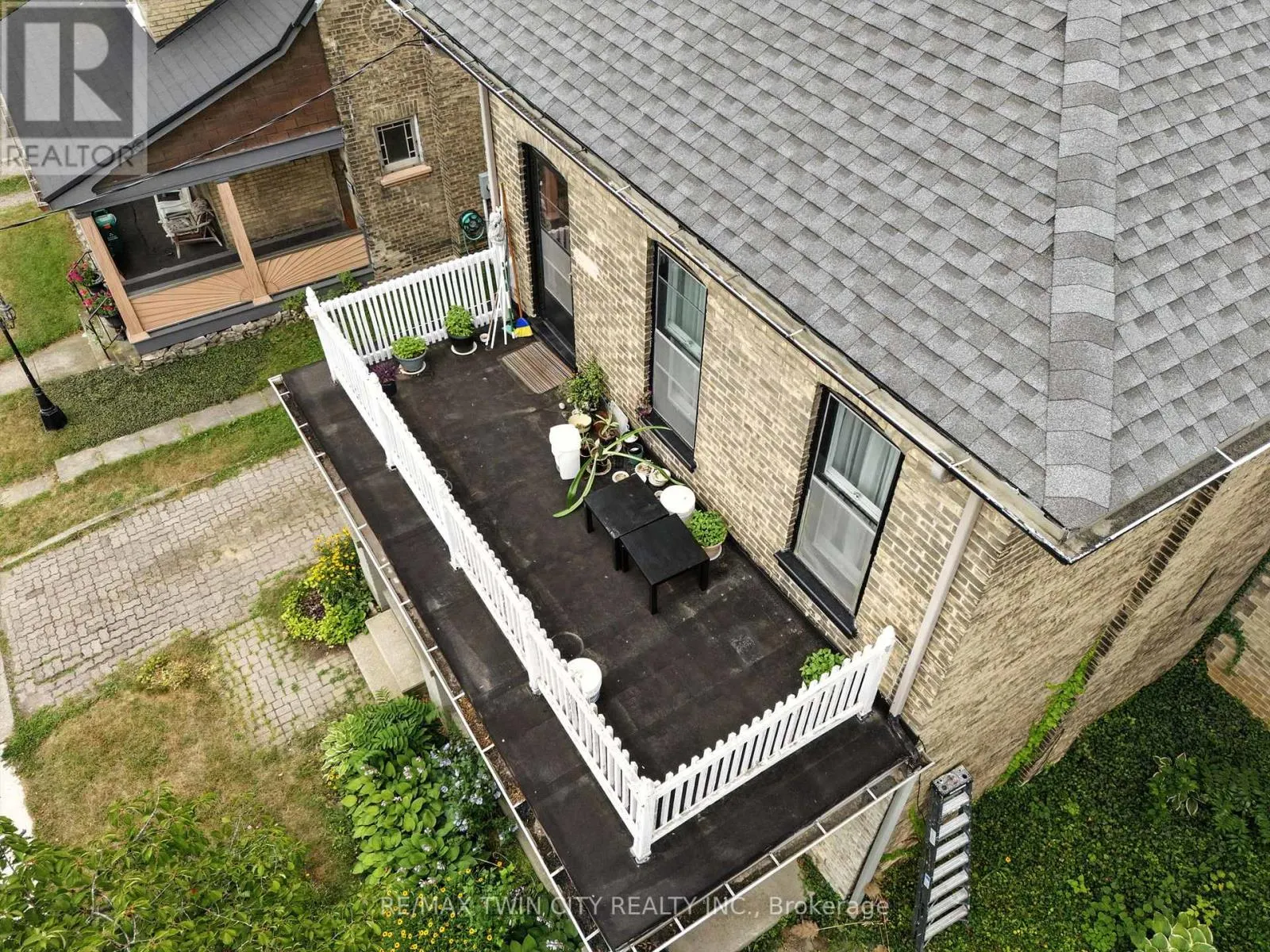 323 DALHOUSIE STREET