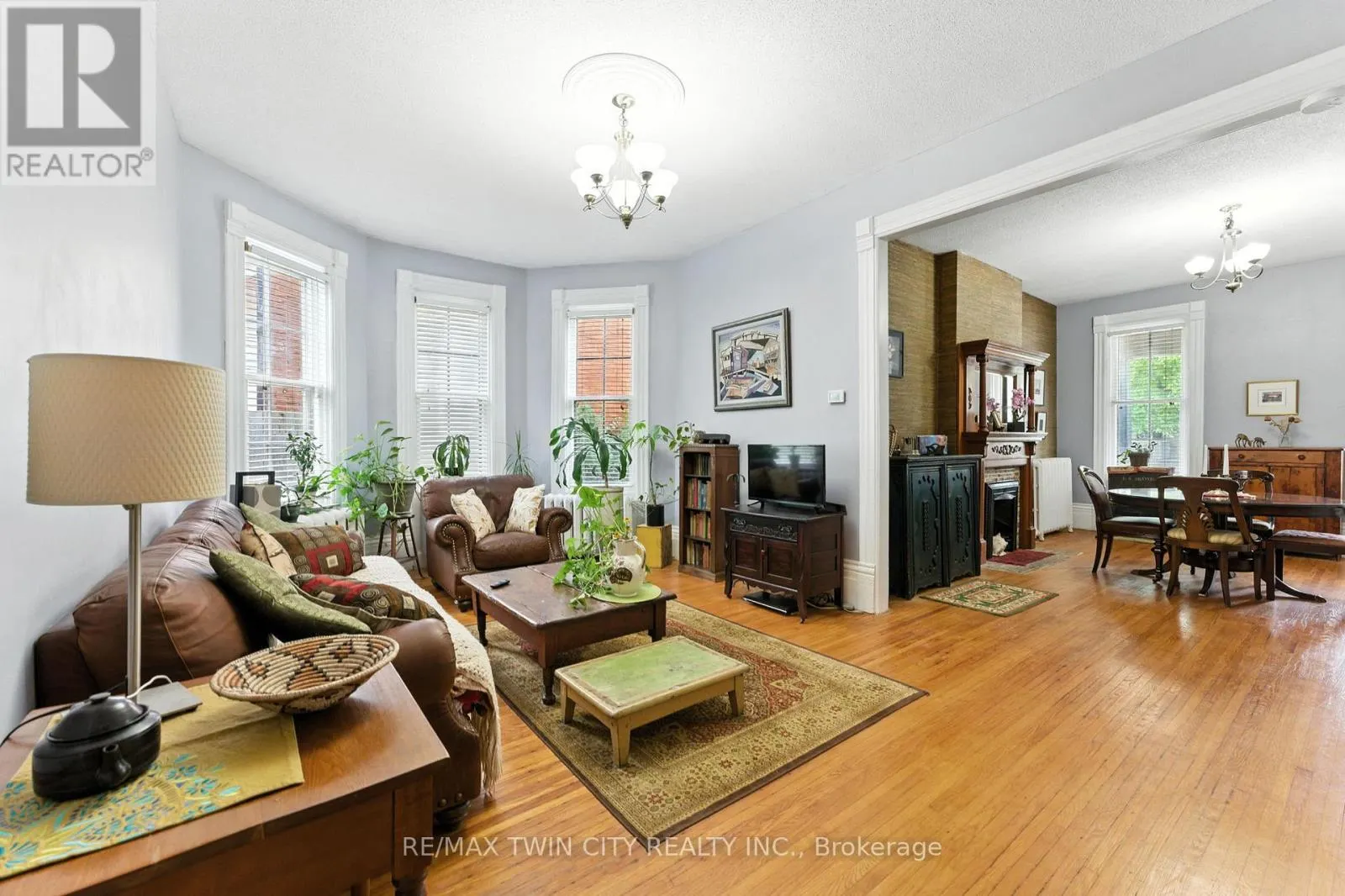 323 DALHOUSIE STREET