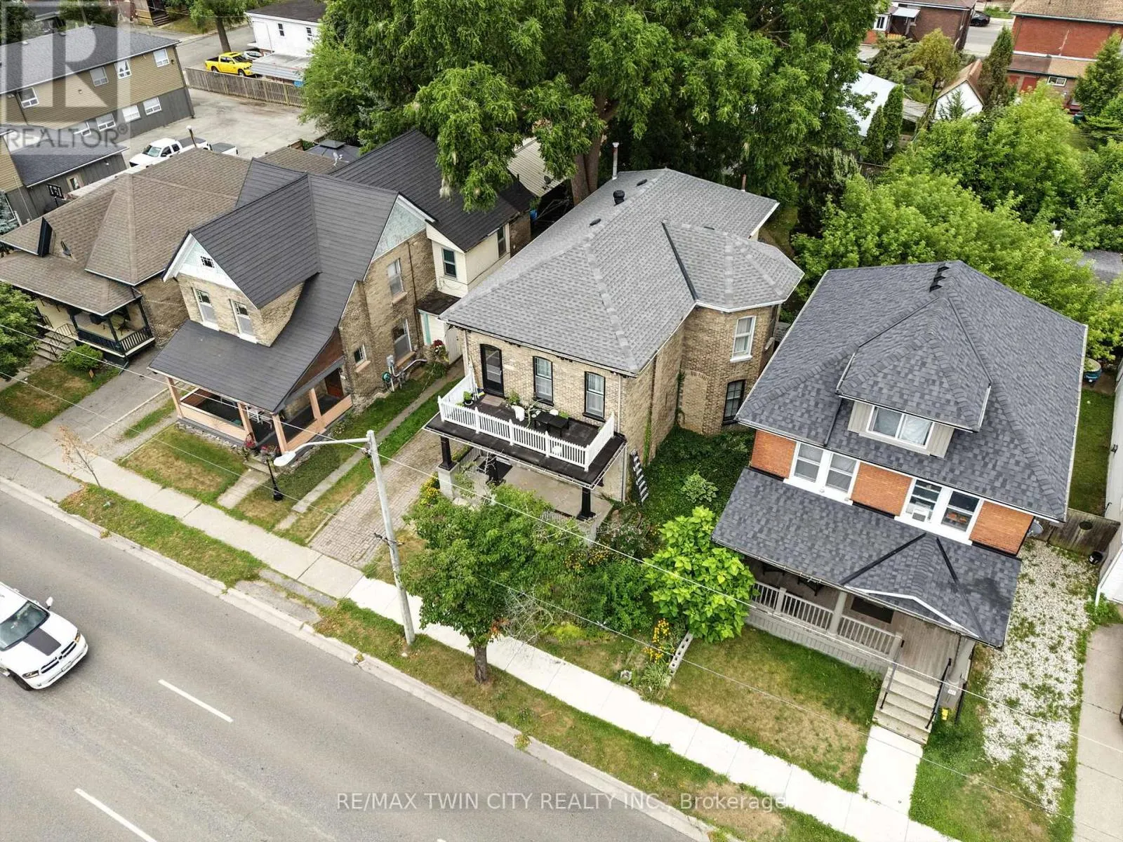 323 DALHOUSIE STREET