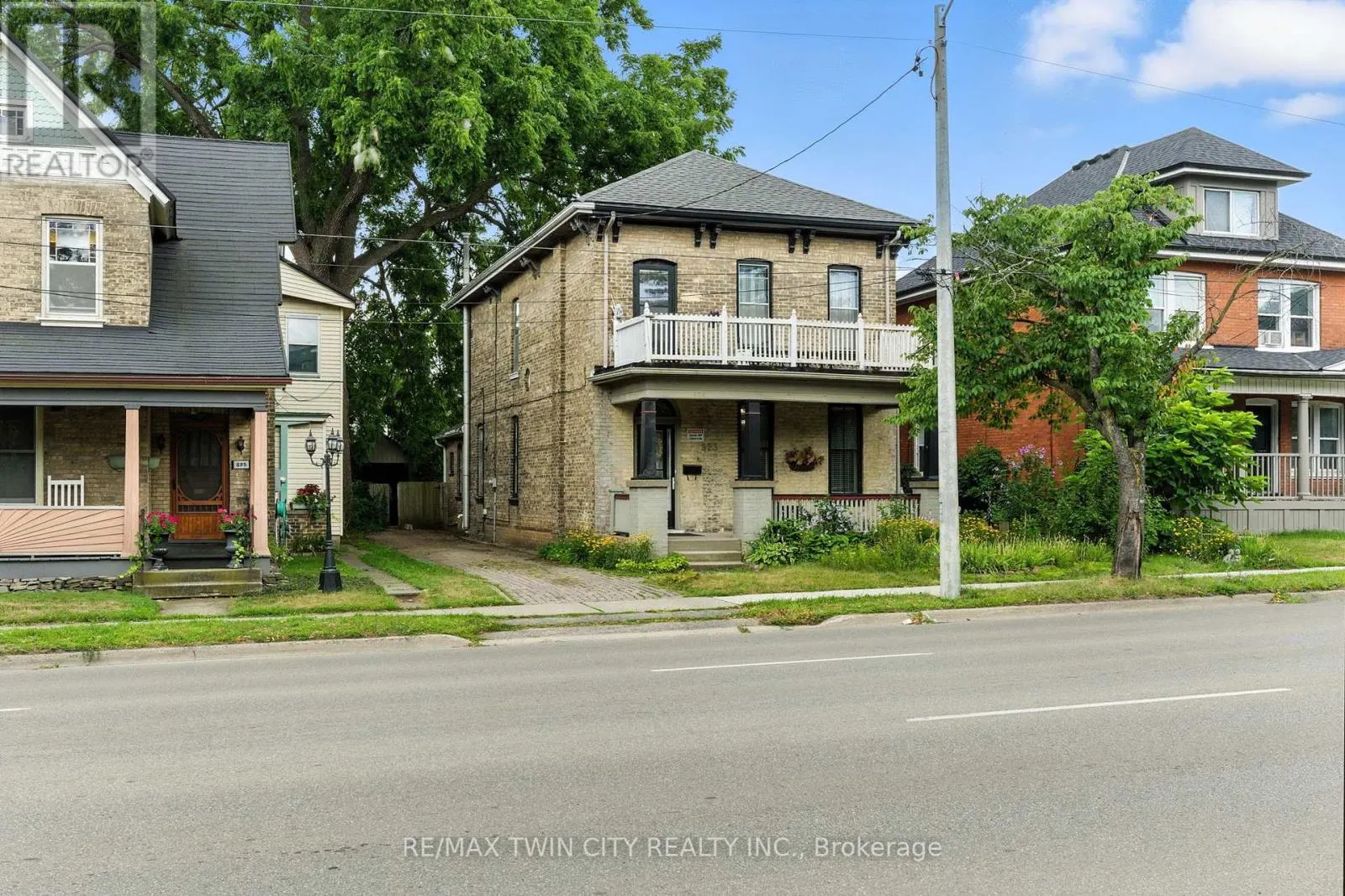 323 DALHOUSIE STREET