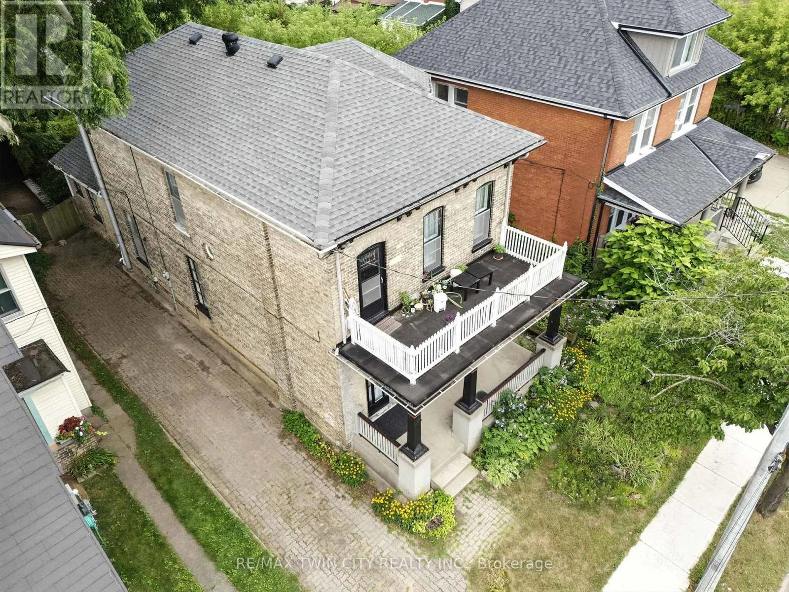 323 DALHOUSIE STREET
