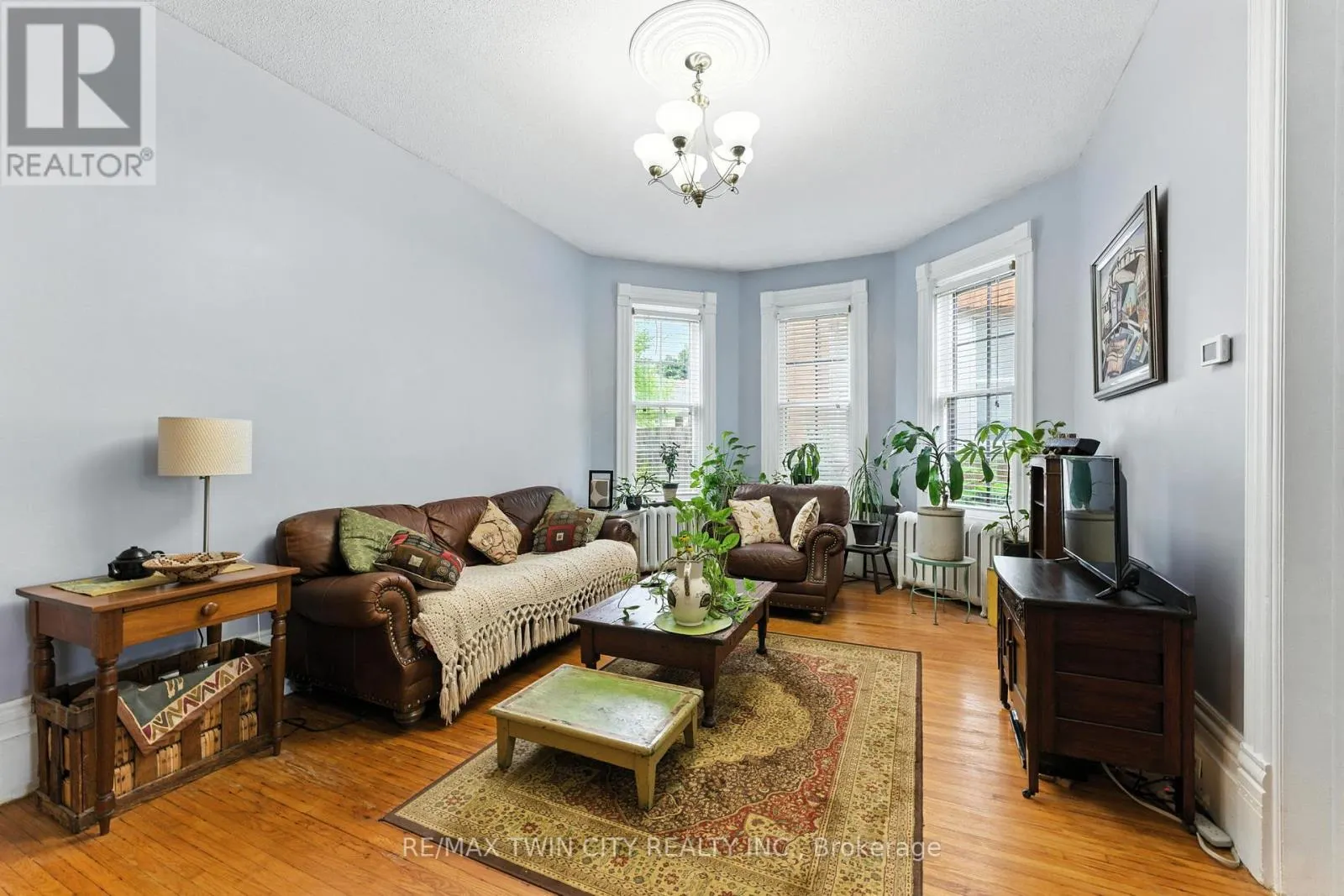 323 DALHOUSIE STREET