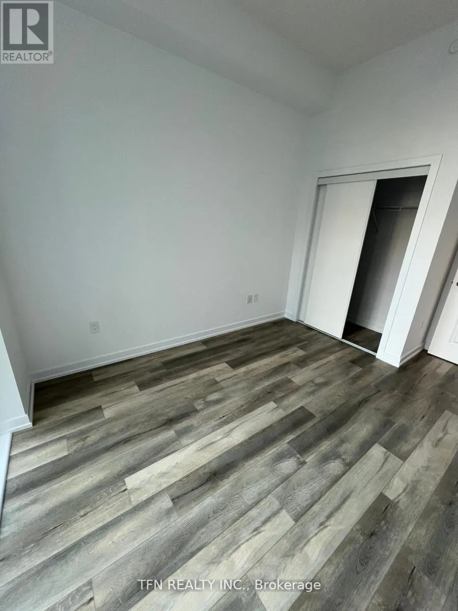 106 - 470 DUNDAS STREET E