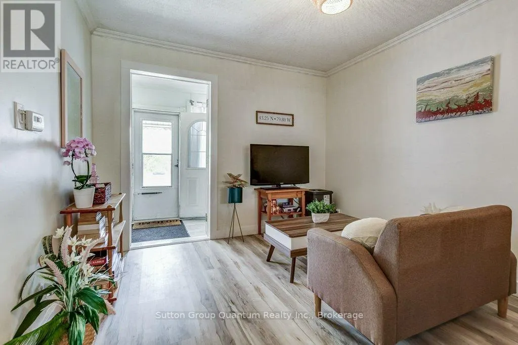 34 VANSITMART AVENUE
