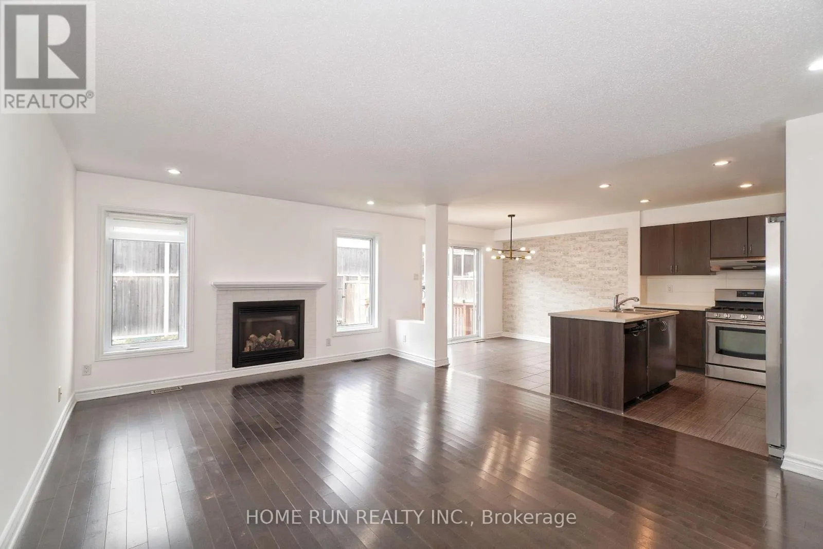 376 BALINROAN CRESCENT