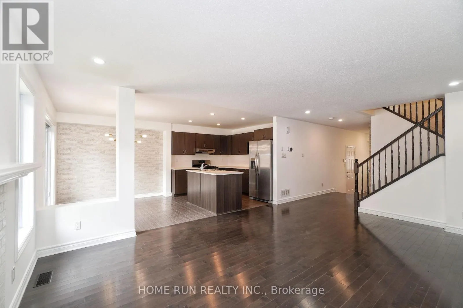 376 BALINROAN CRESCENT