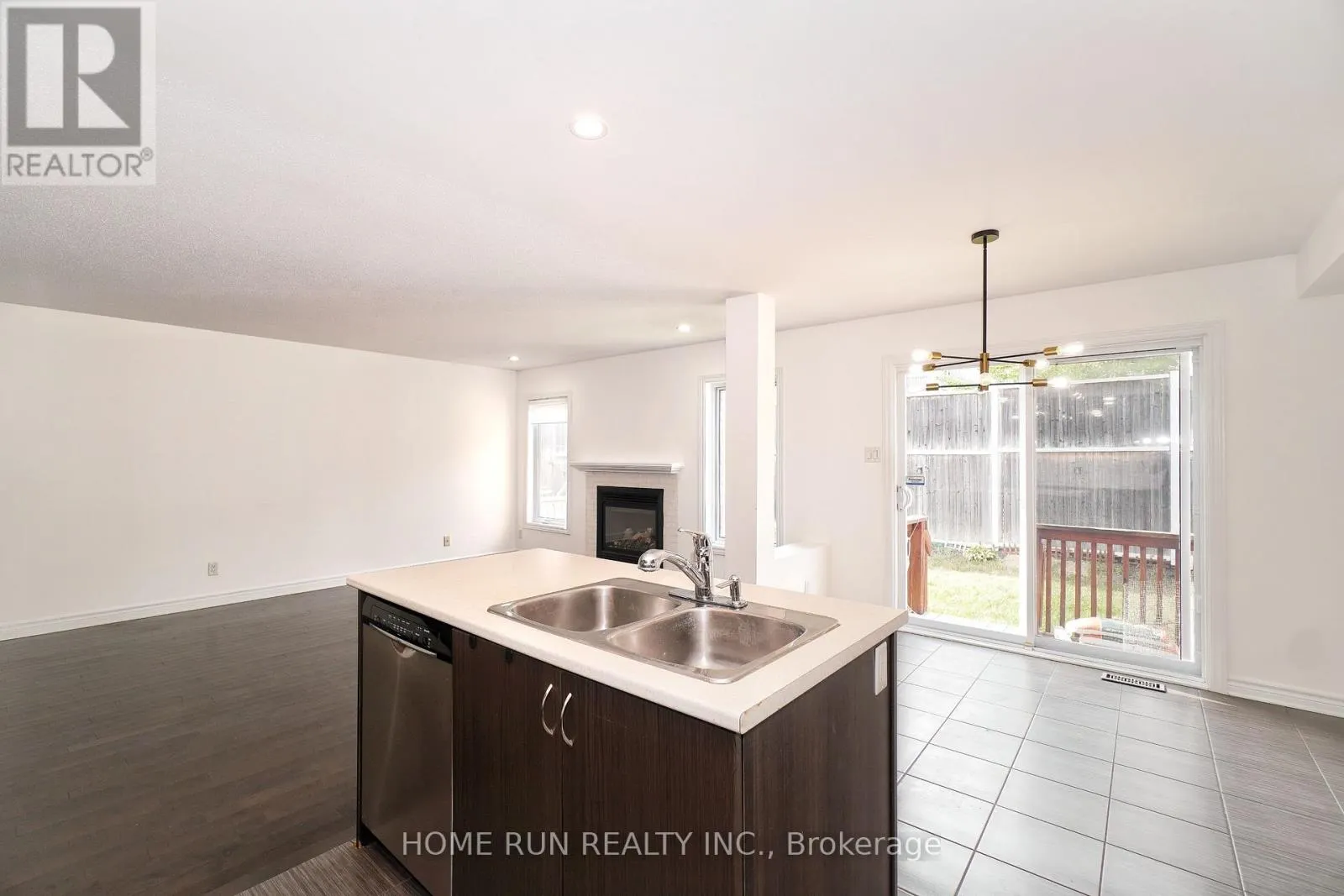 376 BALINROAN CRESCENT