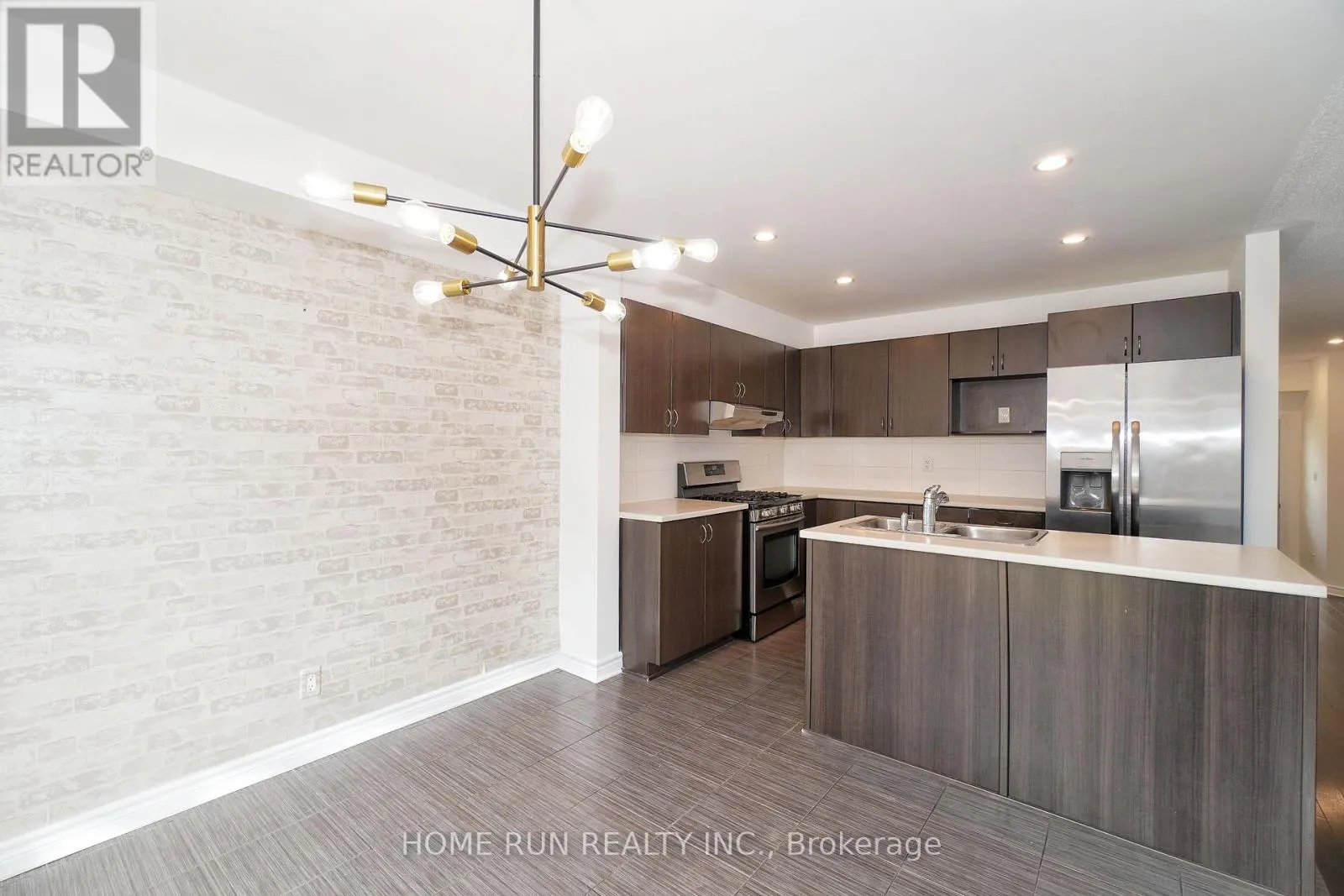 376 BALINROAN CRESCENT