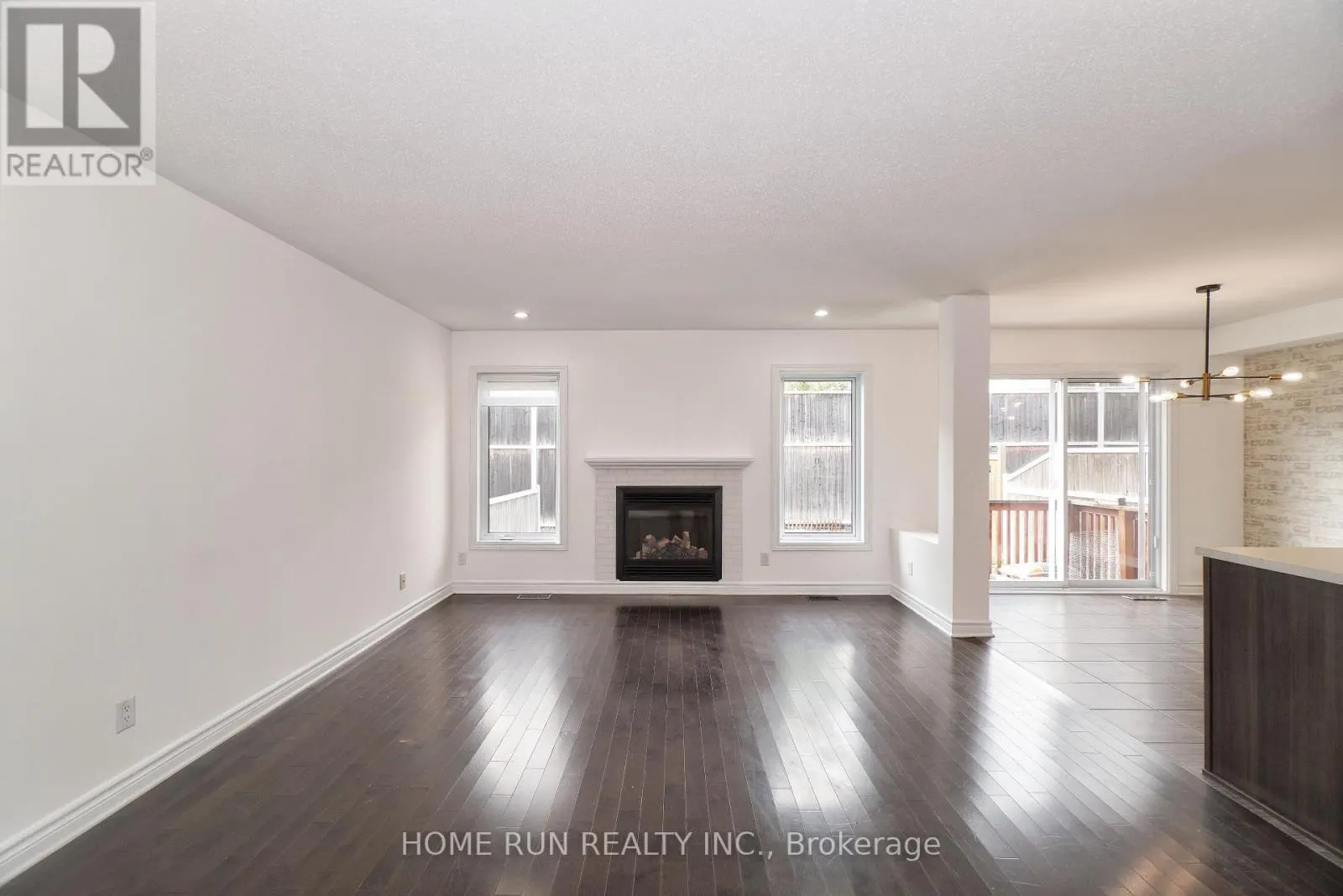 376 BALINROAN CRESCENT