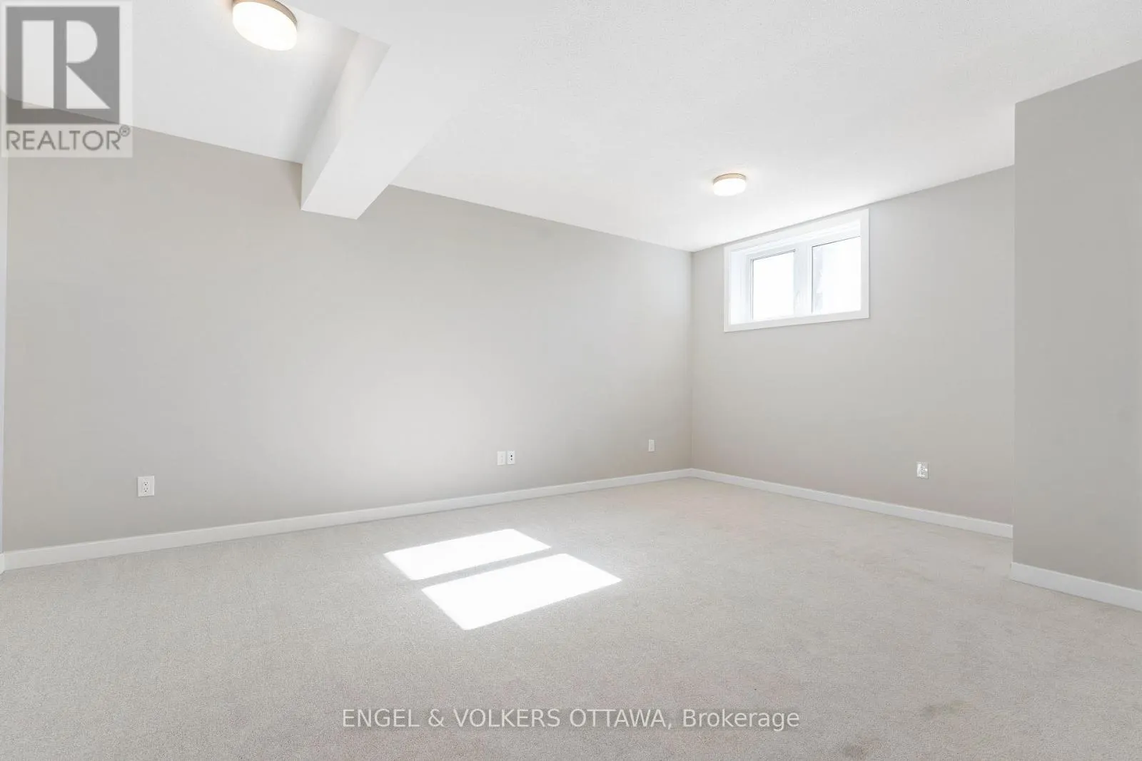 328 CATSFOOT WALK