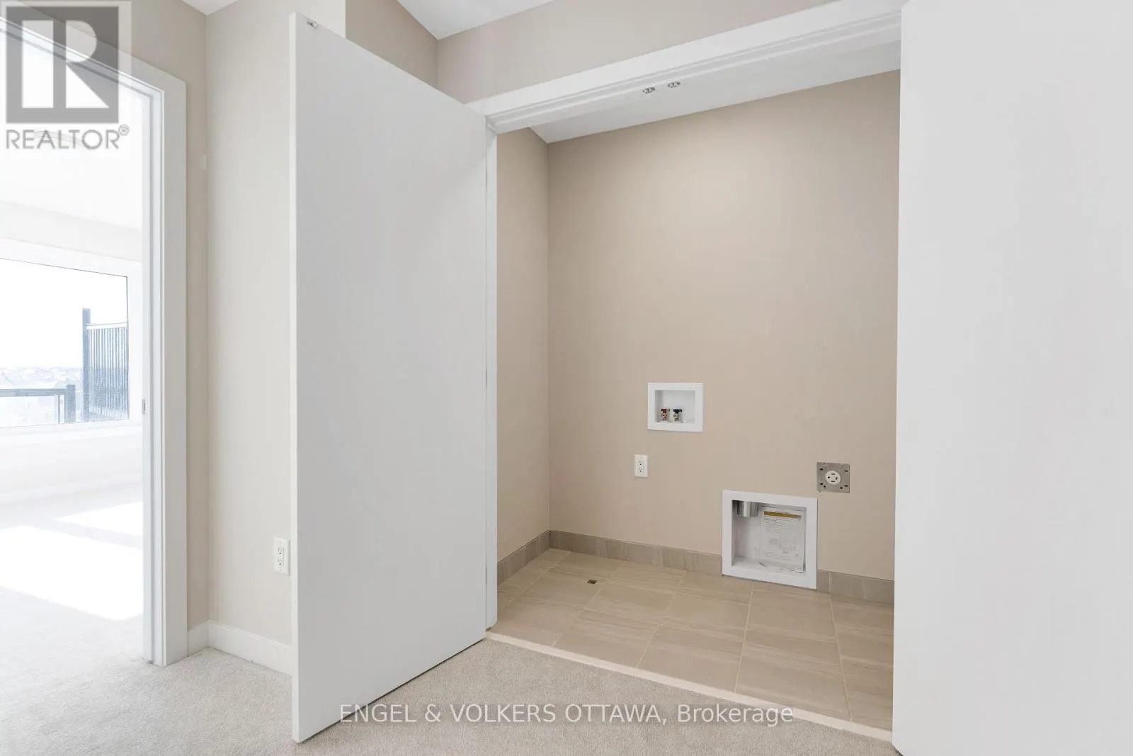 328 CATSFOOT WALK