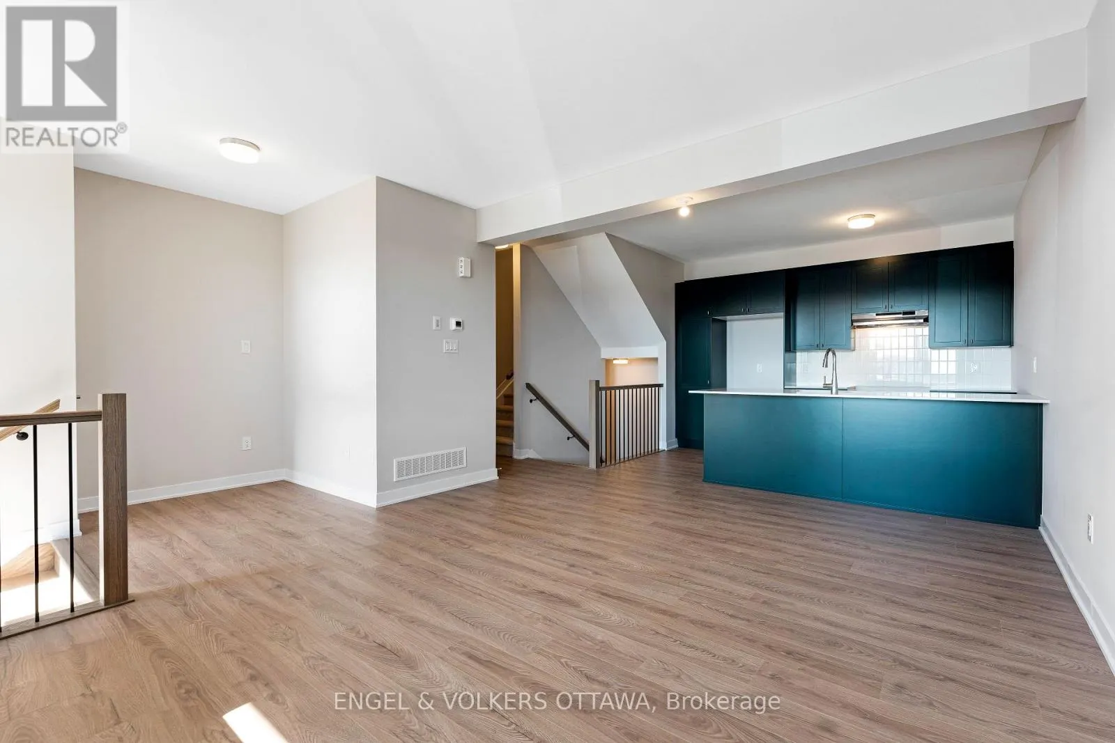 328 CATSFOOT WALK