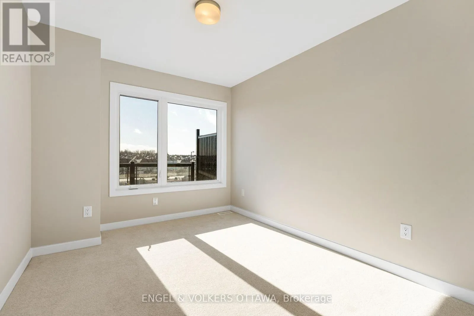 328 CATSFOOT WALK