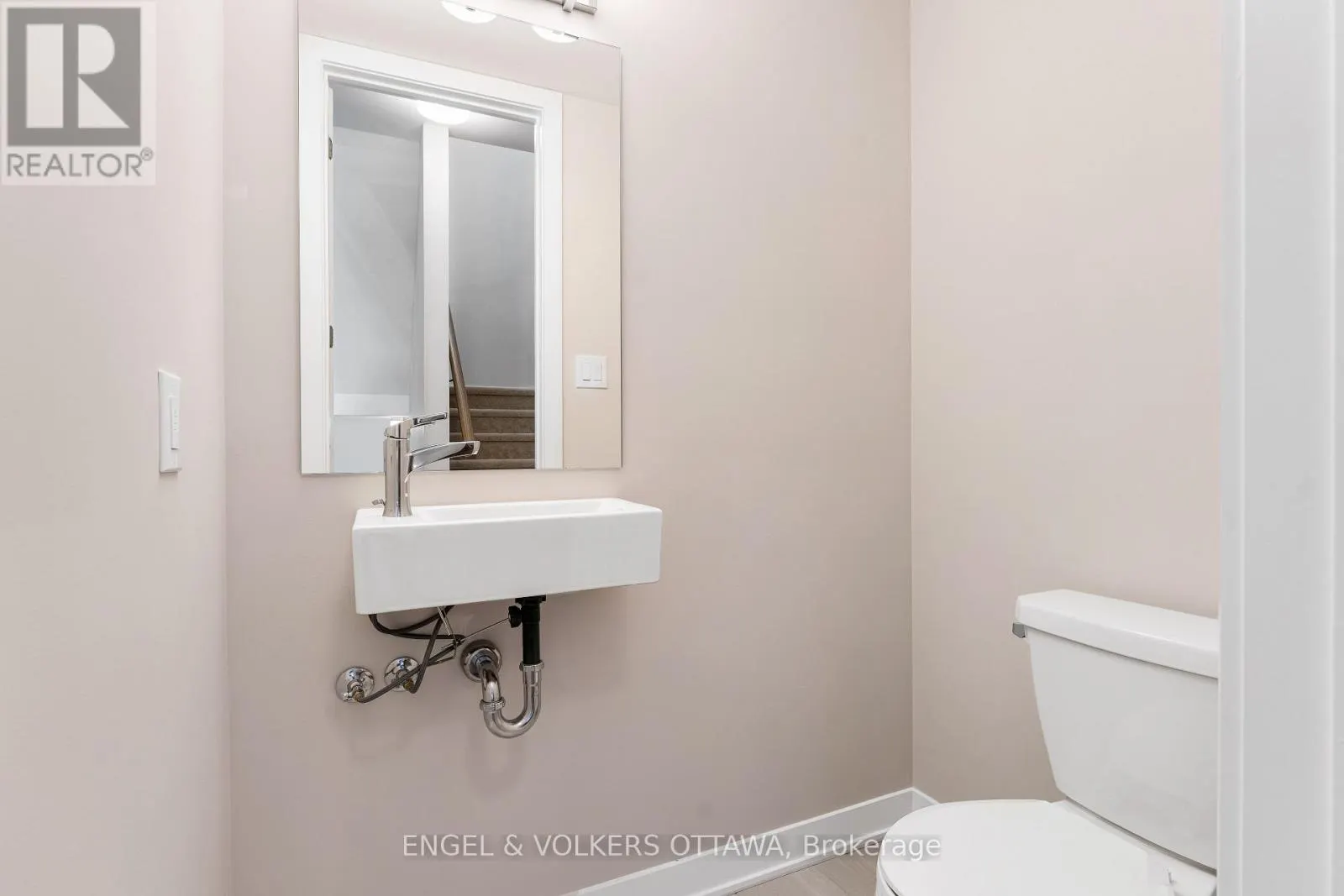 328 CATSFOOT WALK