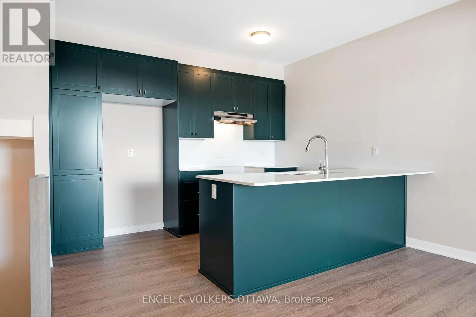 328 CATSFOOT WALK