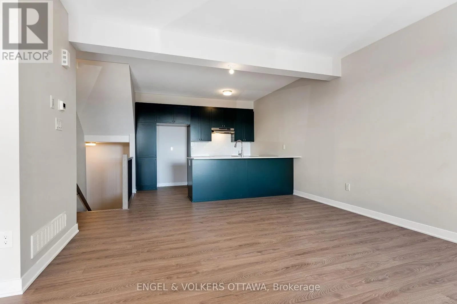 328 CATSFOOT WALK