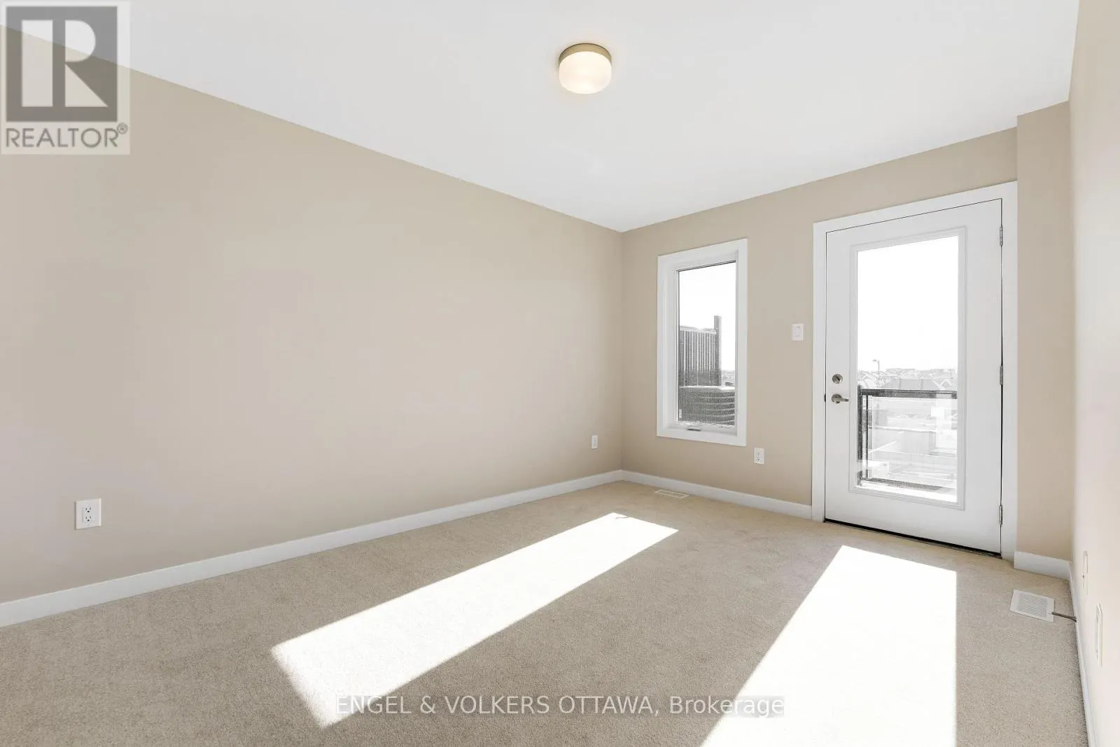 328 CATSFOOT WALK