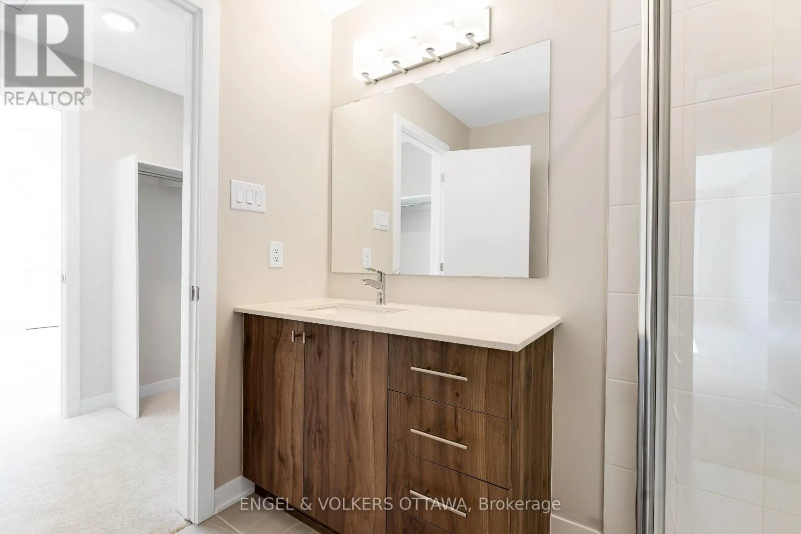 328 CATSFOOT WALK