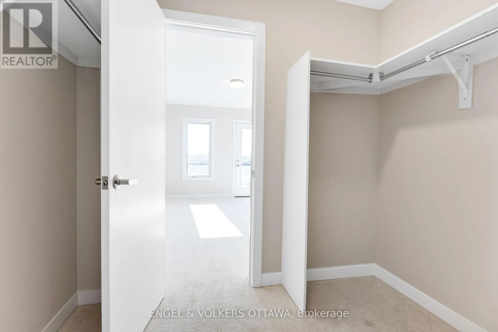 328 CATSFOOT WALK