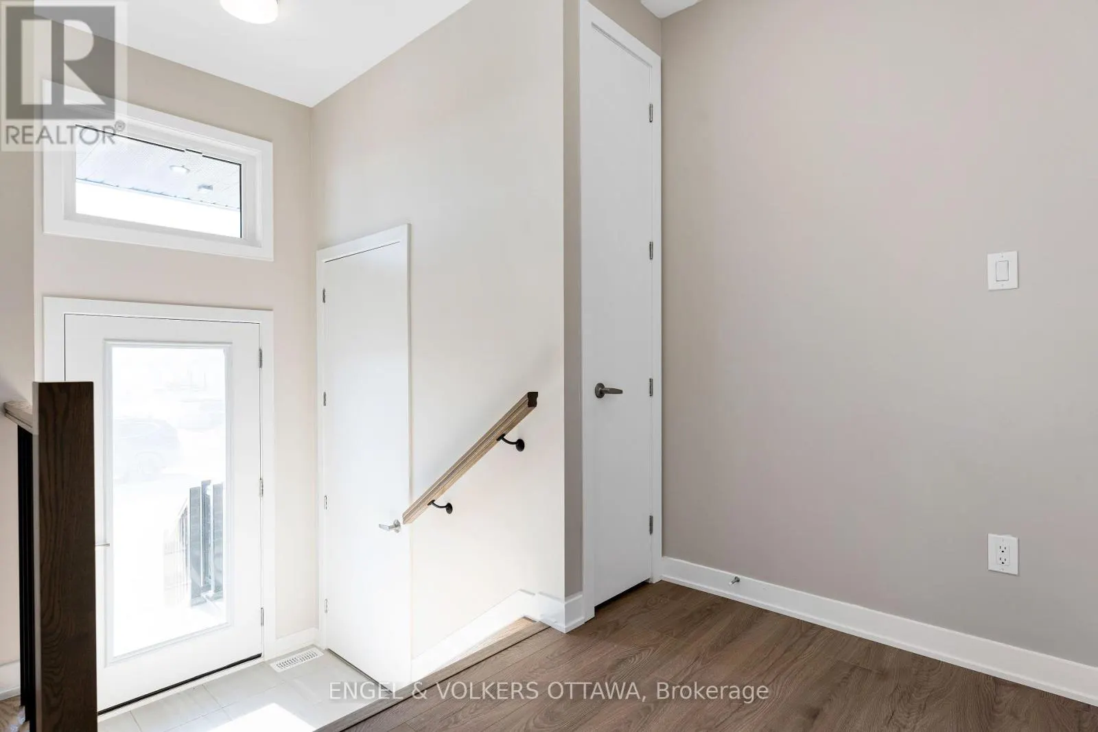 328 CATSFOOT WALK