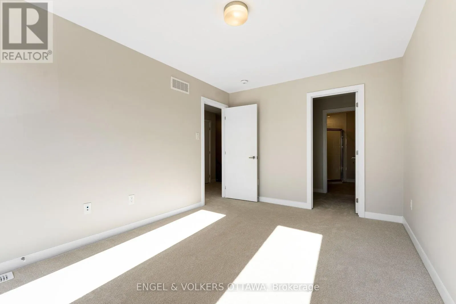 328 CATSFOOT WALK