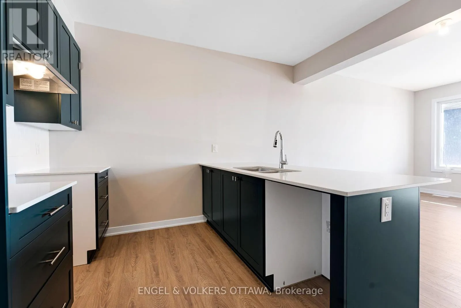 328 CATSFOOT WALK