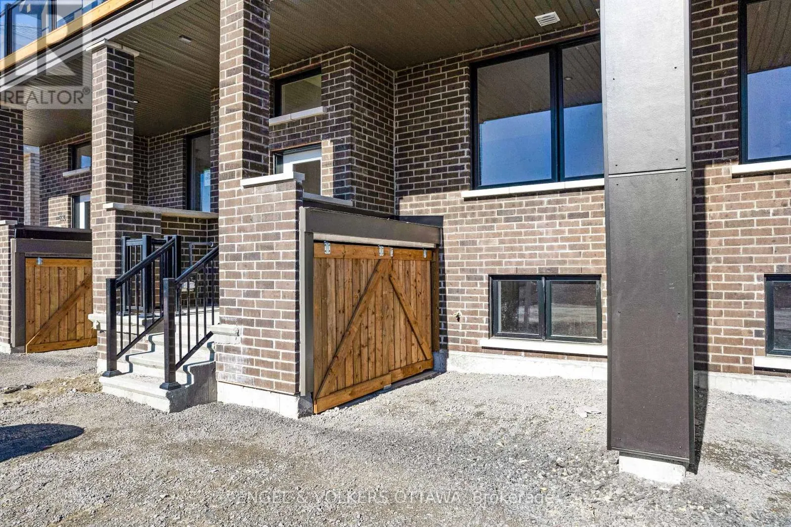 328 CATSFOOT WALK