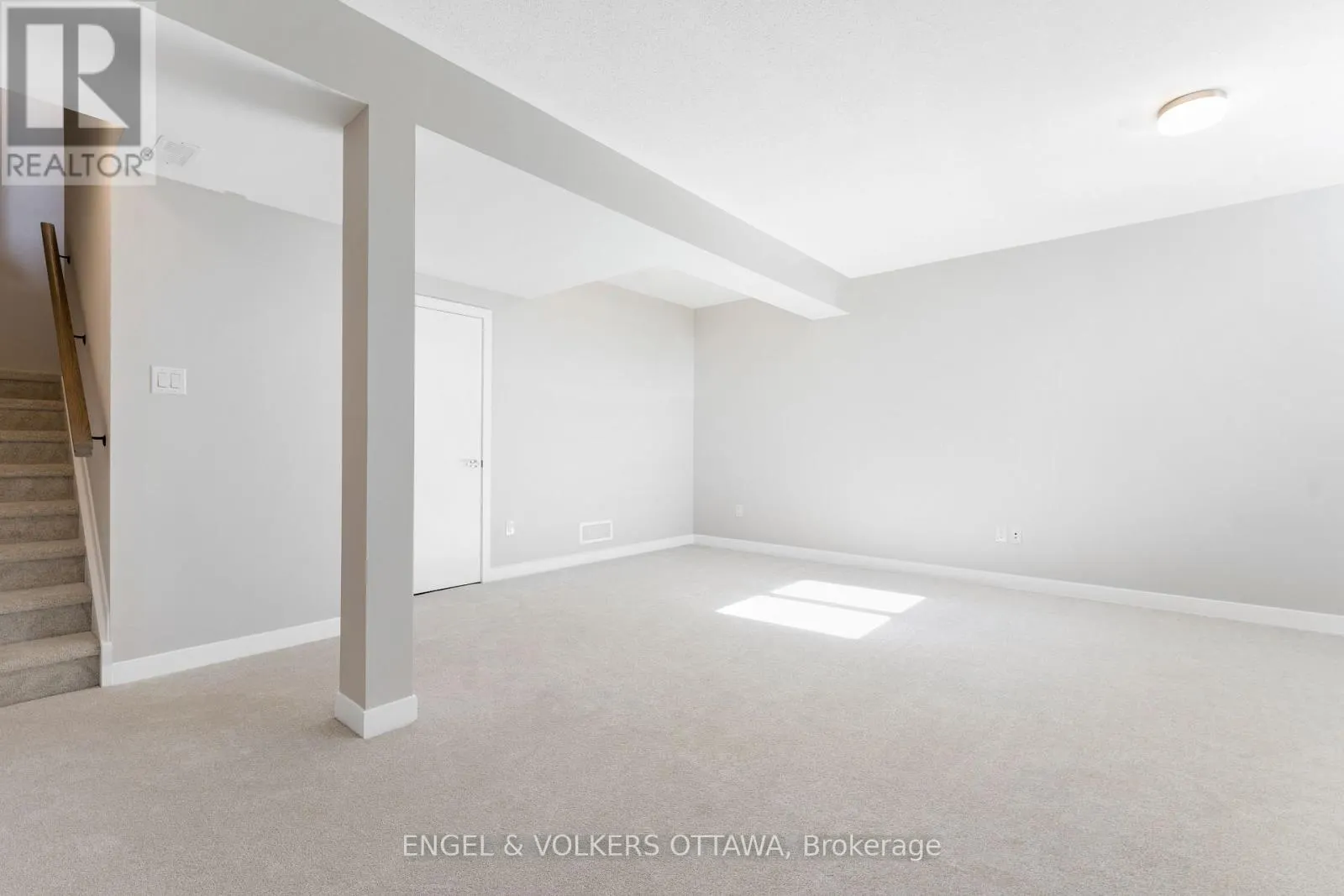 328 CATSFOOT WALK