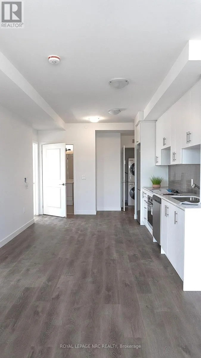 223 - 461 GREEN ROAD, #223