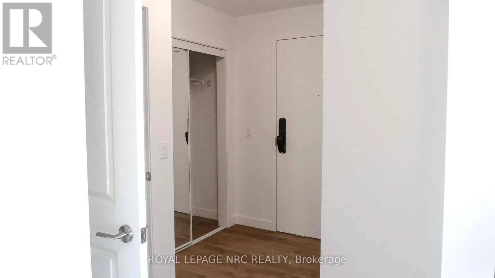 223 - 461 GREEN ROAD, #223