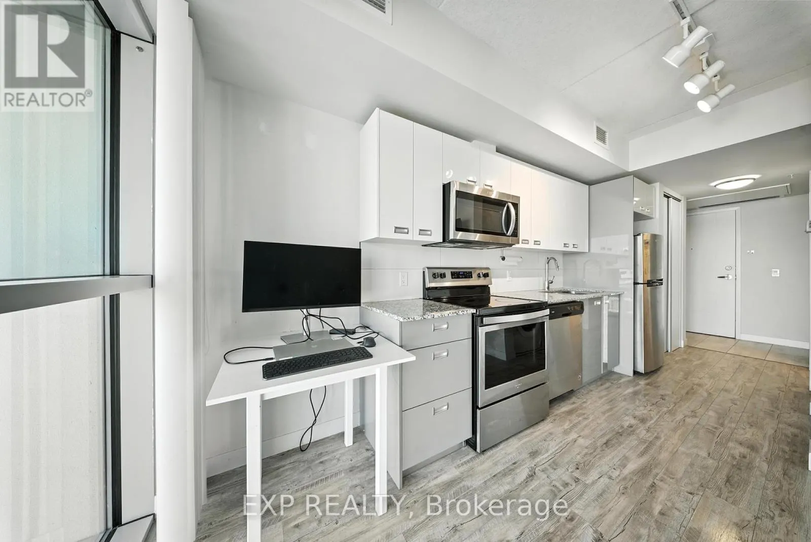 408 - 257 HEMLOCK STREET