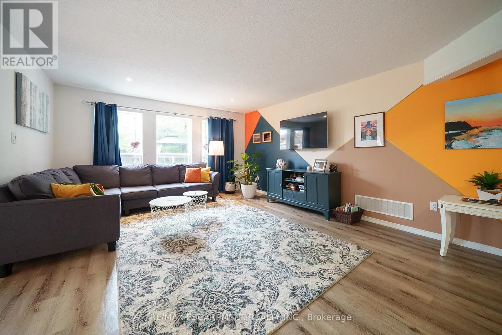 9 OSBORN AVENUE