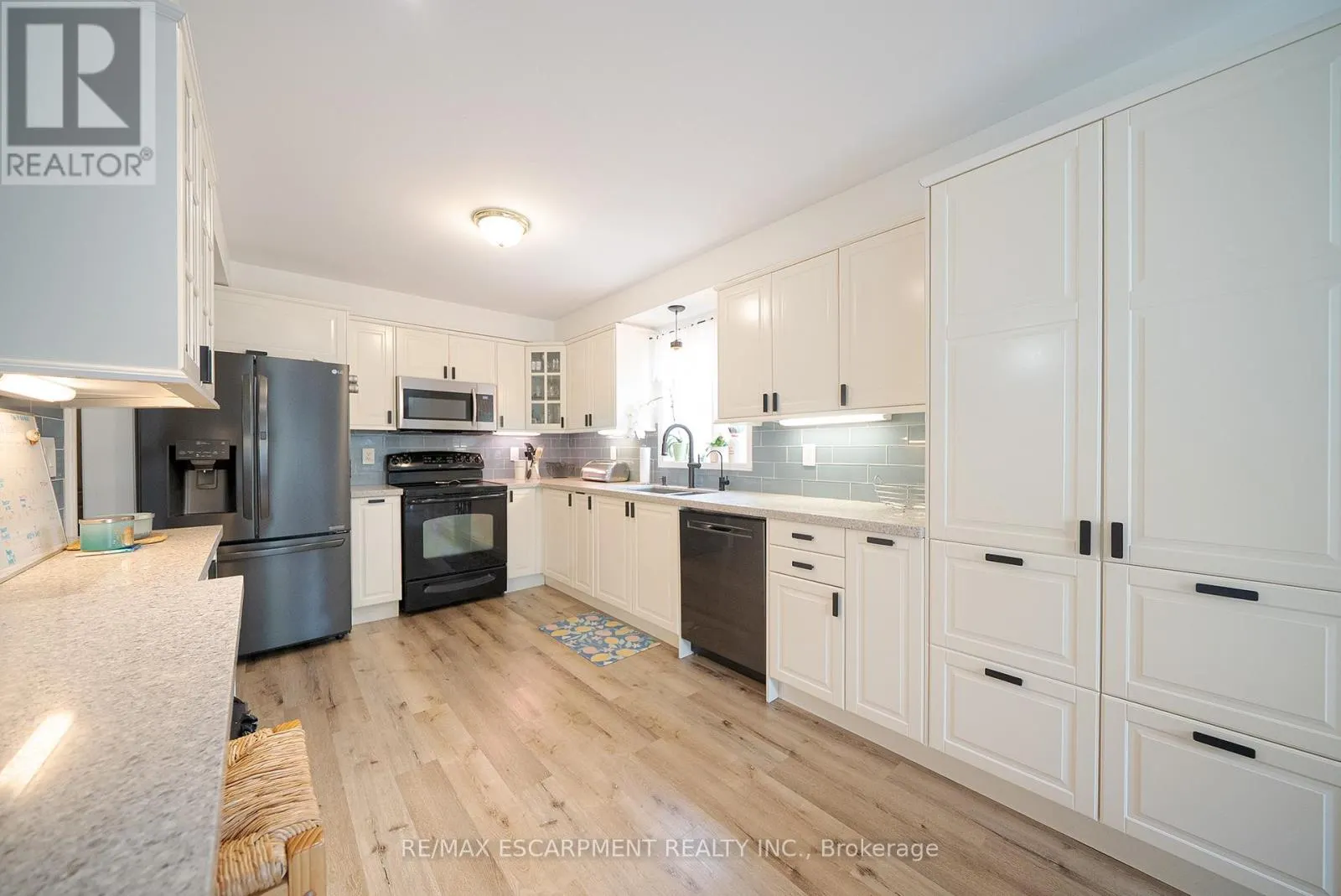 9 OSBORN AVENUE