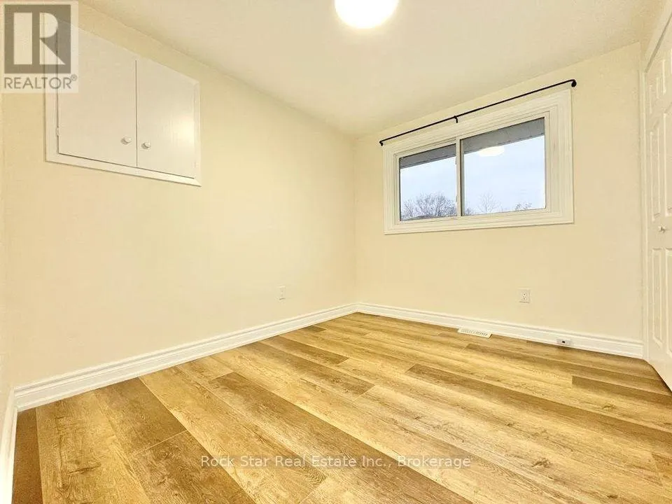 36 HIGHCOURT CRESCENT