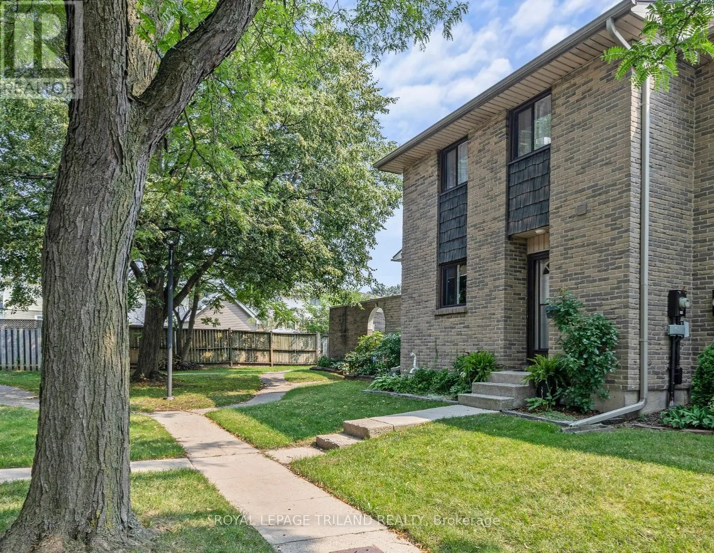 28 - 474 SOUTHDALE ROAD E, #28