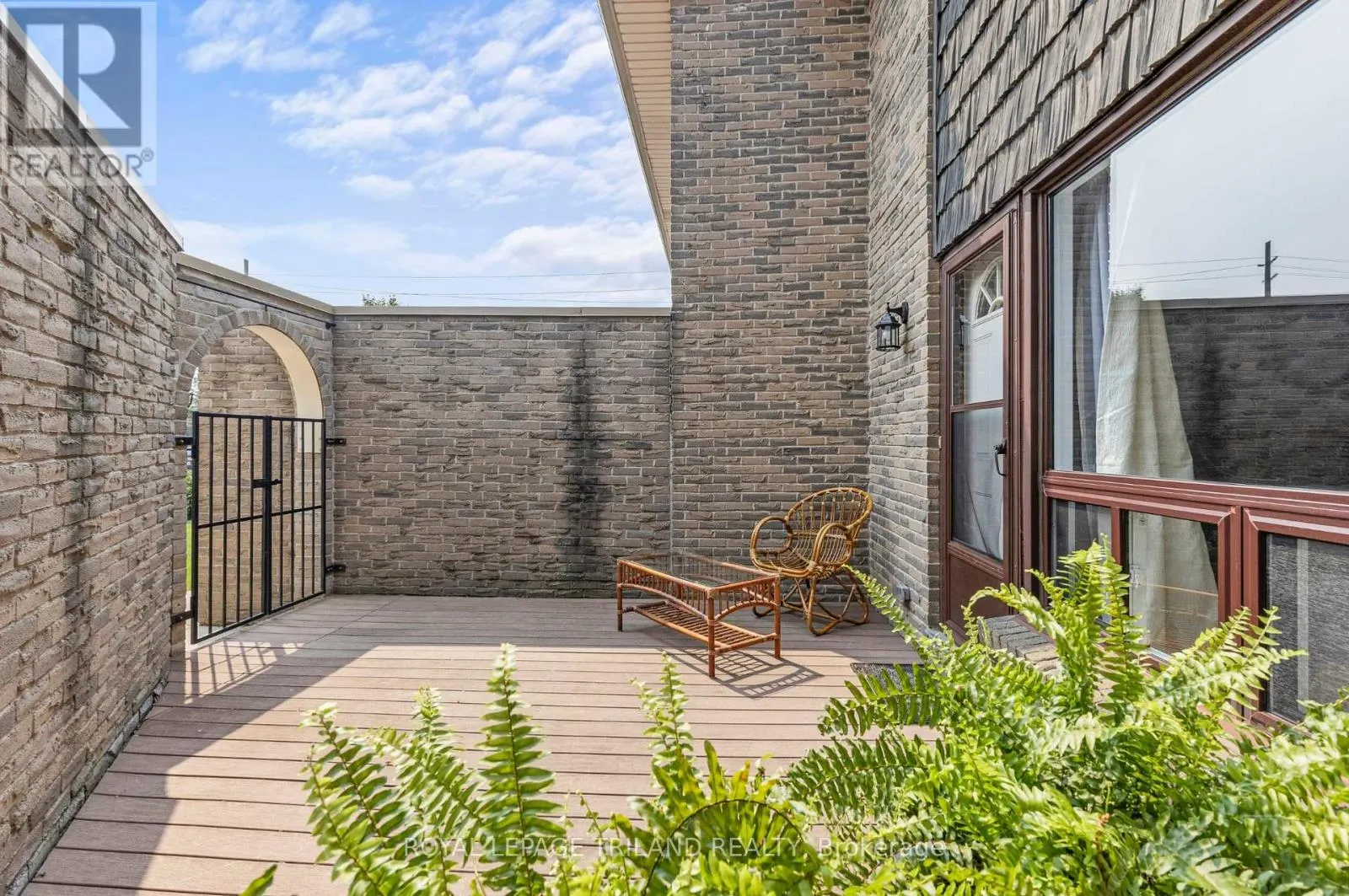 28 - 474 SOUTHDALE ROAD E, #28