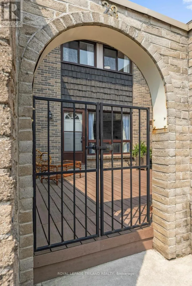 28 - 474 SOUTHDALE ROAD E, #28