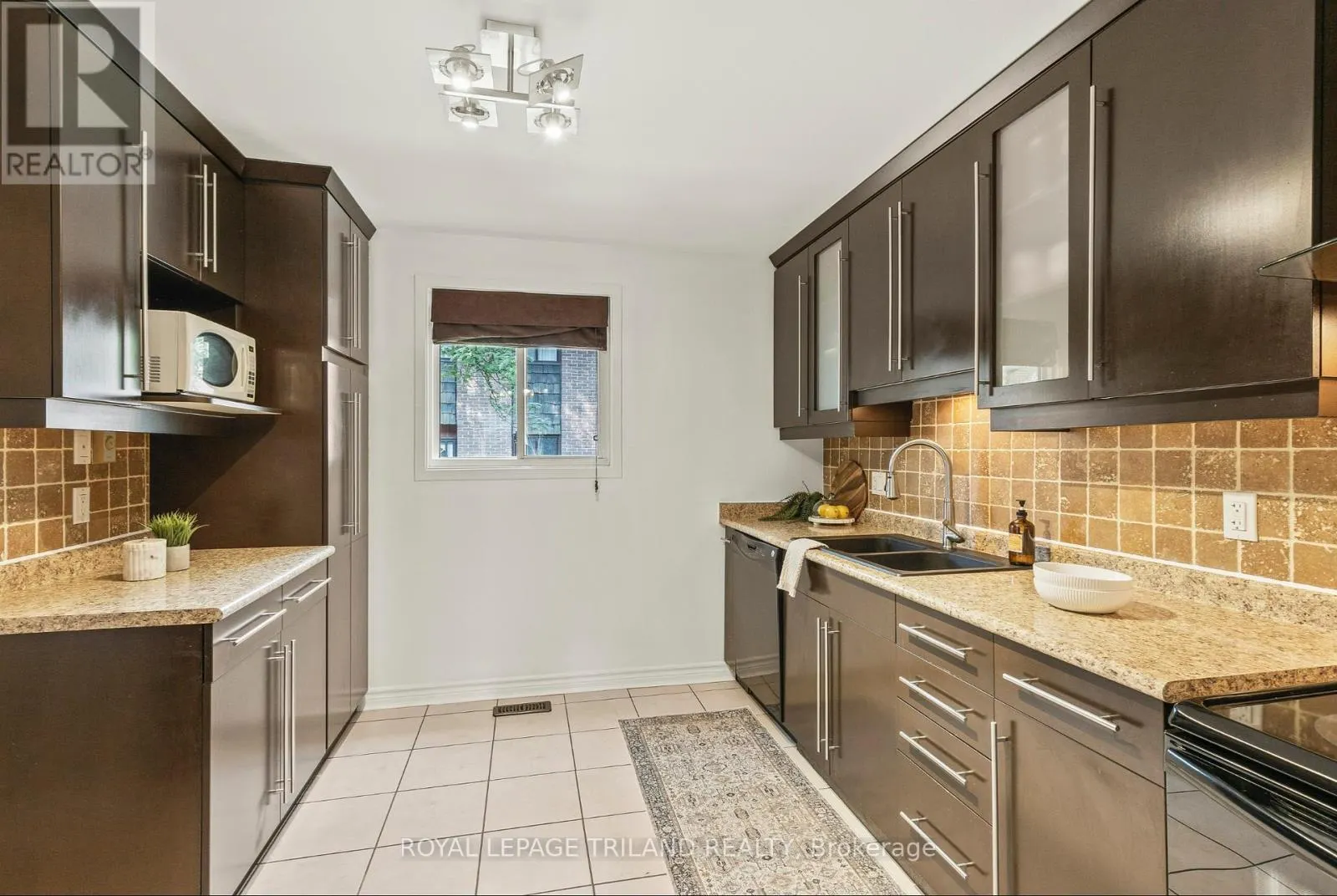 28 - 474 SOUTHDALE ROAD E, #28