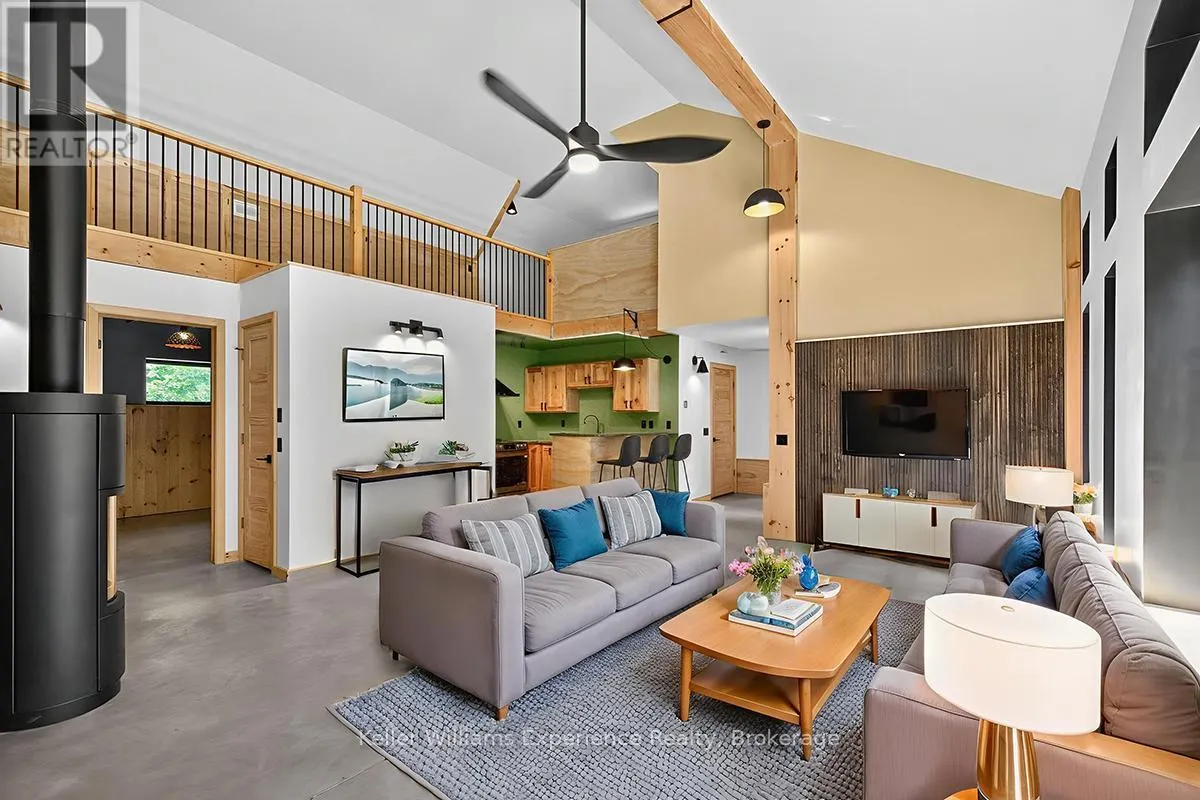 753 HONEY HARBOUR ROAD