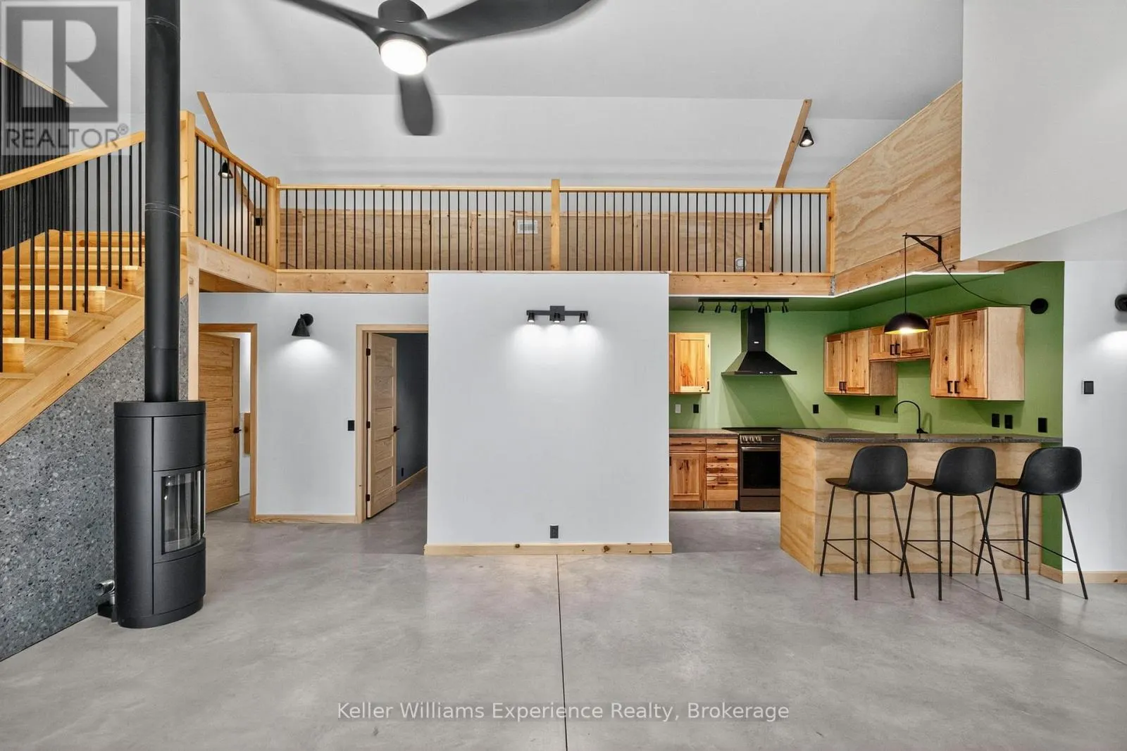 753 HONEY HARBOUR ROAD