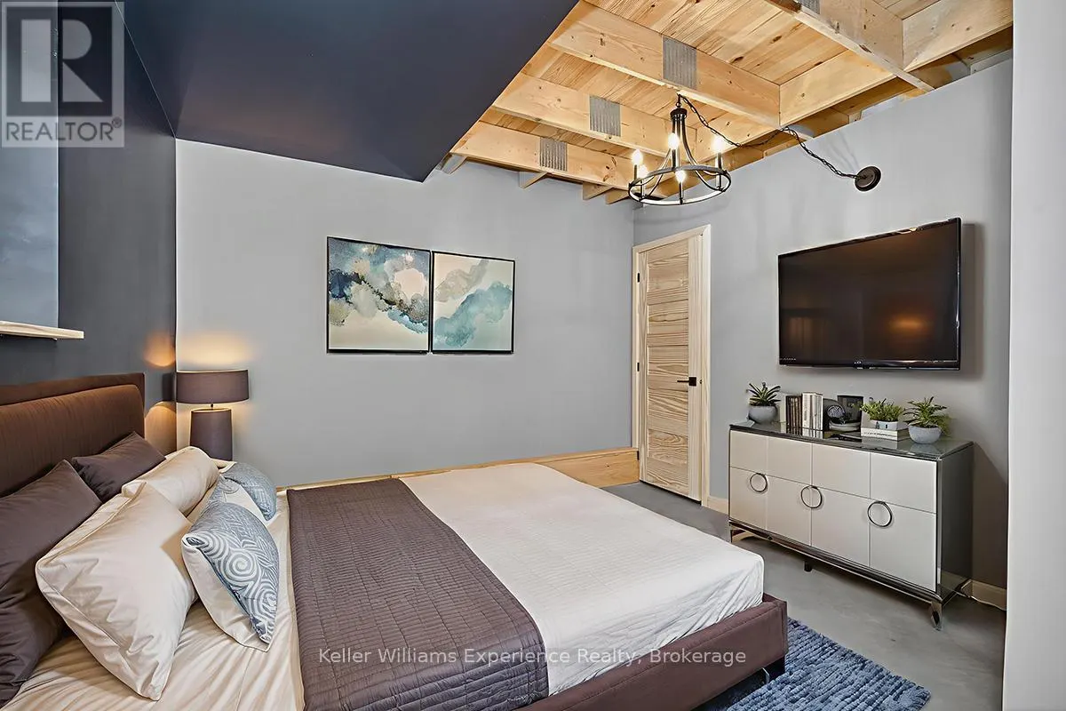 753 HONEY HARBOUR ROAD
