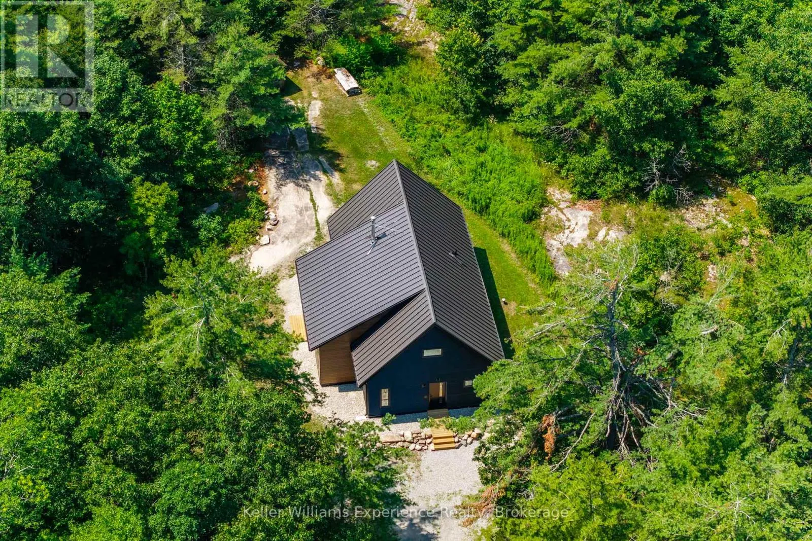 753 HONEY HARBOUR ROAD