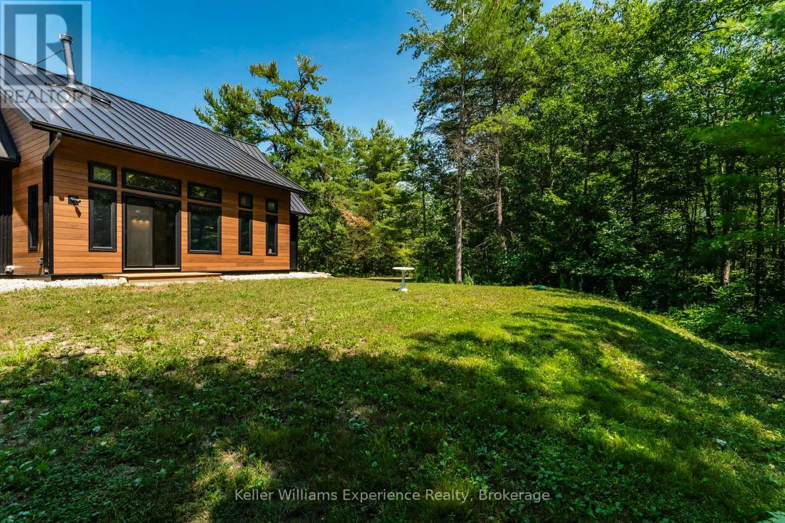 753 HONEY HARBOUR ROAD