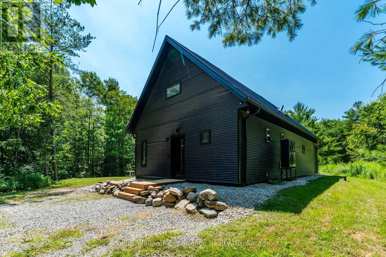 753 HONEY HARBOUR ROAD